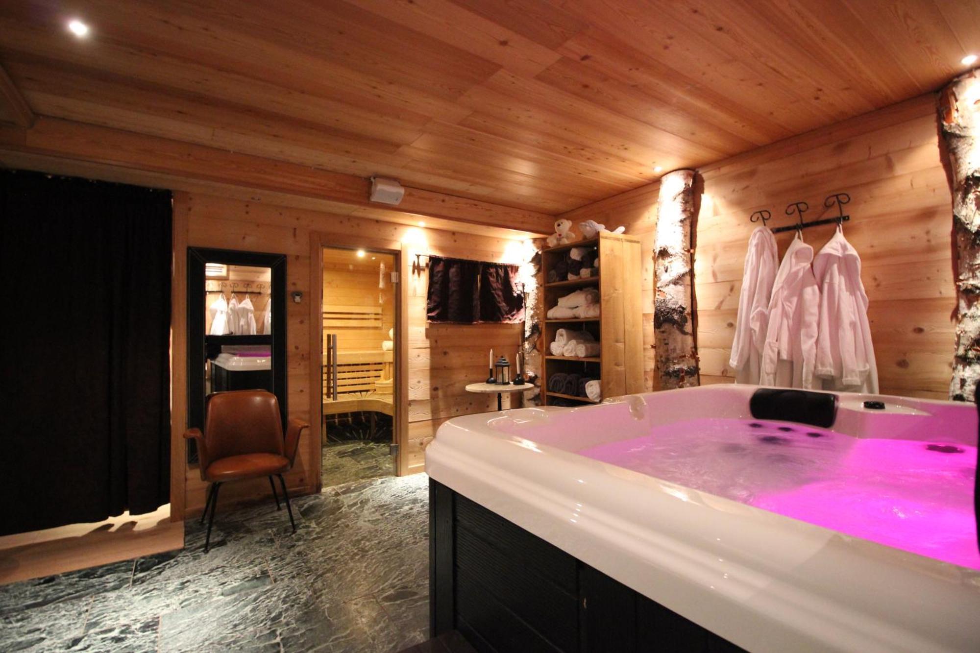 Hotell Millefiori- Alpine Event Lodge Valtournenche Exterior foto
