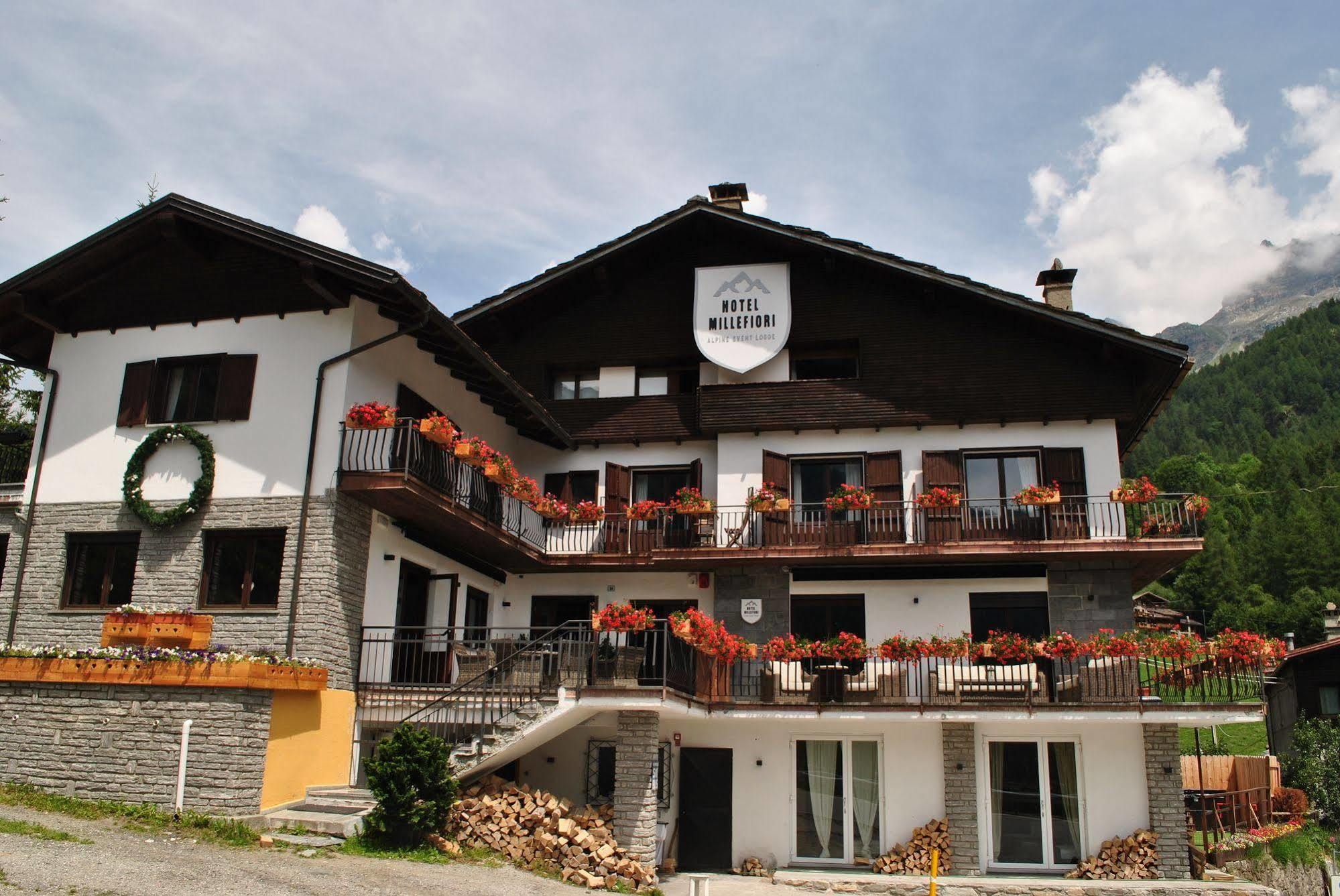 Hotell Millefiori- Alpine Event Lodge Valtournenche Exterior foto