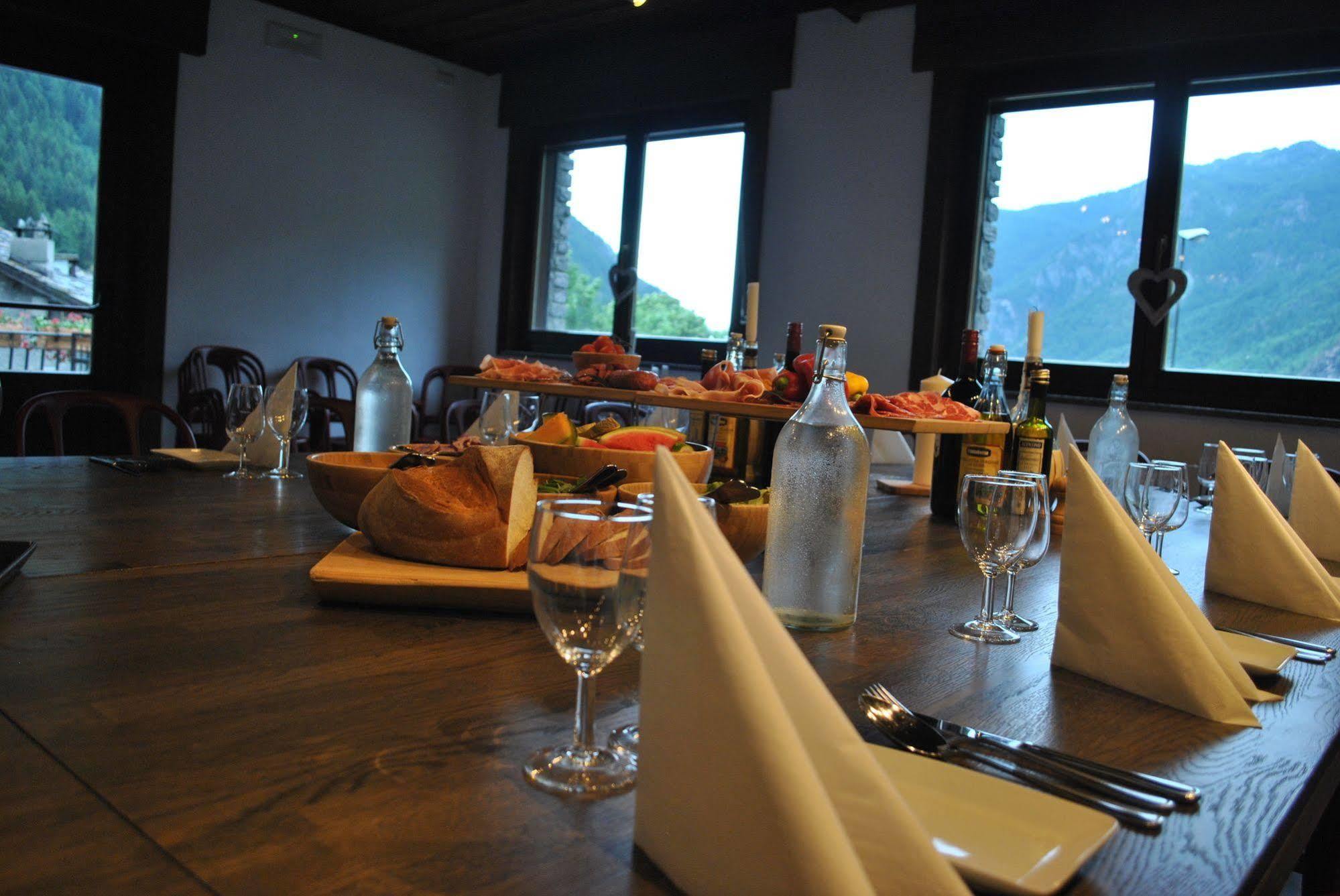 Hotell Millefiori- Alpine Event Lodge Valtournenche Exterior foto