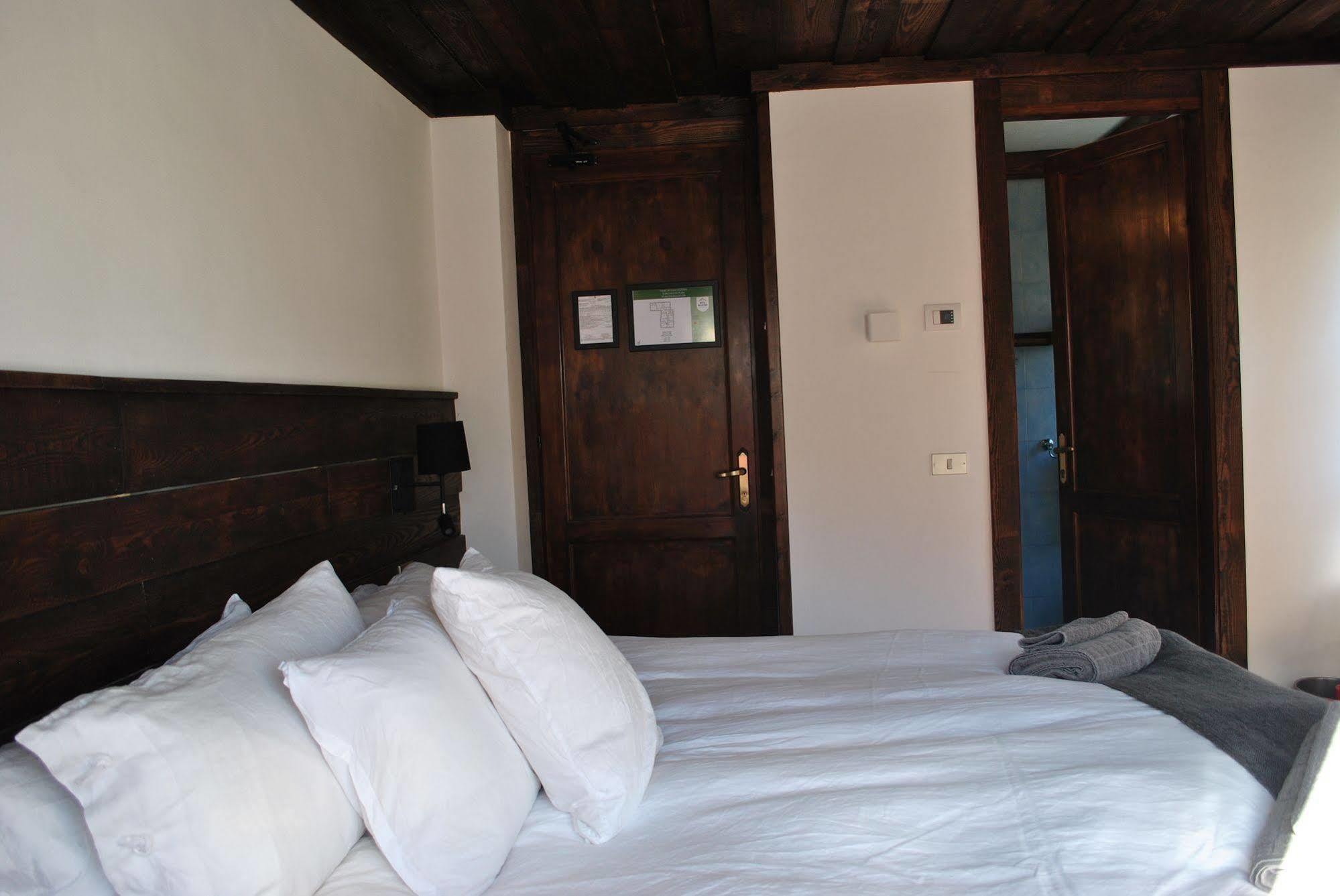 Hotell Millefiori- Alpine Event Lodge Valtournenche Exterior foto