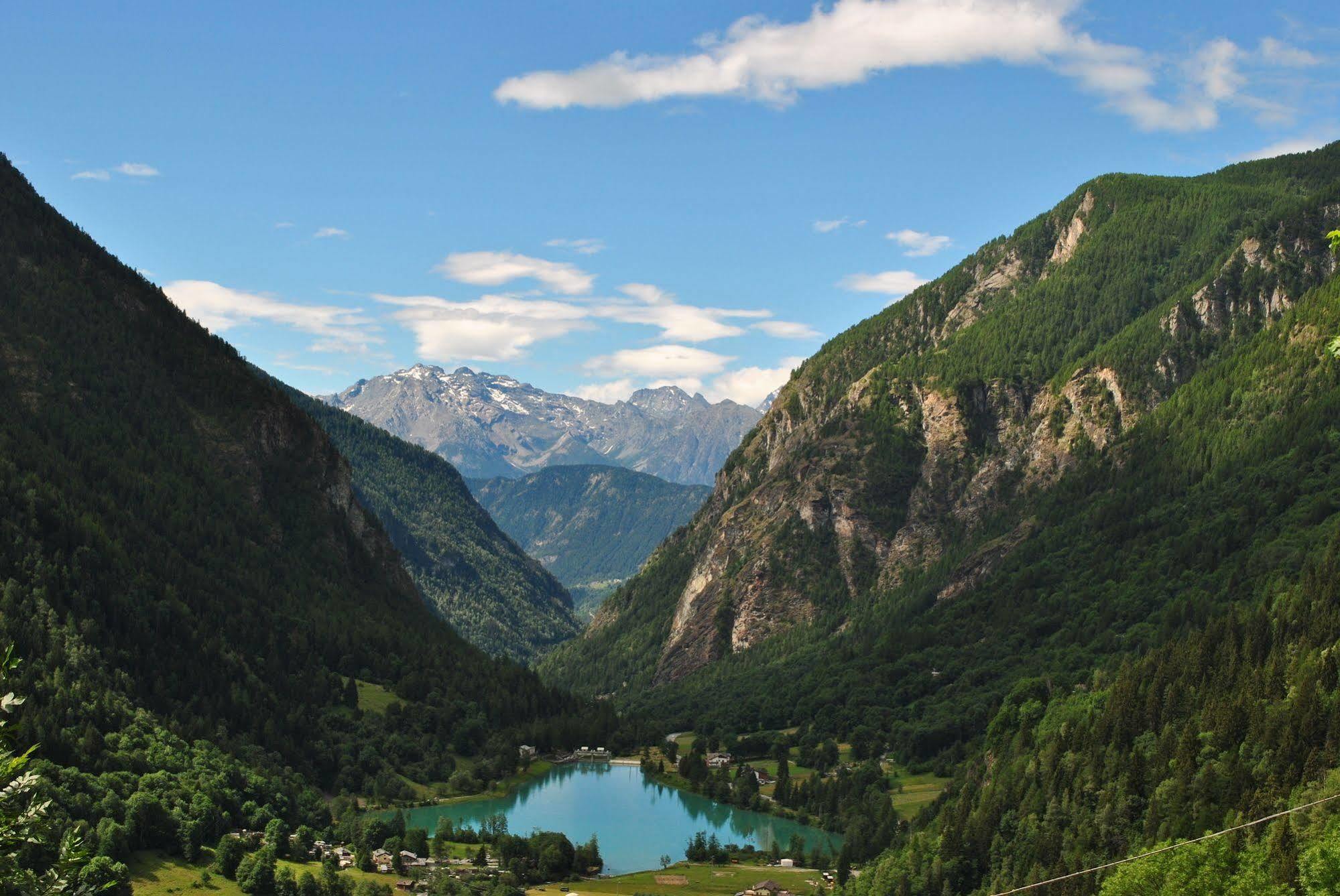 Hotell Millefiori- Alpine Event Lodge Valtournenche Exterior foto