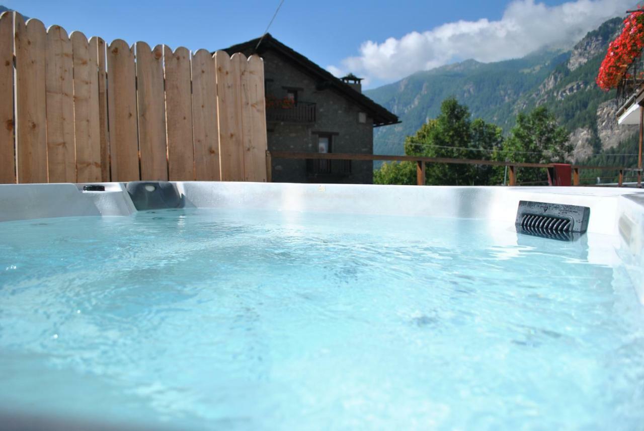 Hotell Millefiori- Alpine Event Lodge Valtournenche Exterior foto